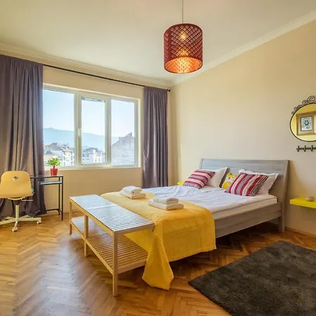Apartment Artistic & Spacious 2bd By Flat Mаnager