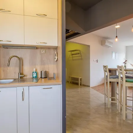 Apartment Artistic & Spacious 2bd By Flat Mаnager
