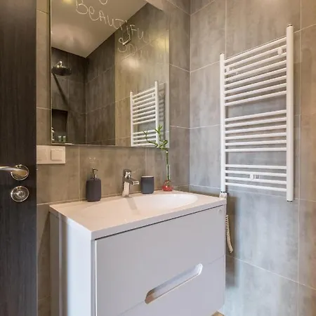 Artistic & Spacious 2bd By Flat Mаnager Apartment